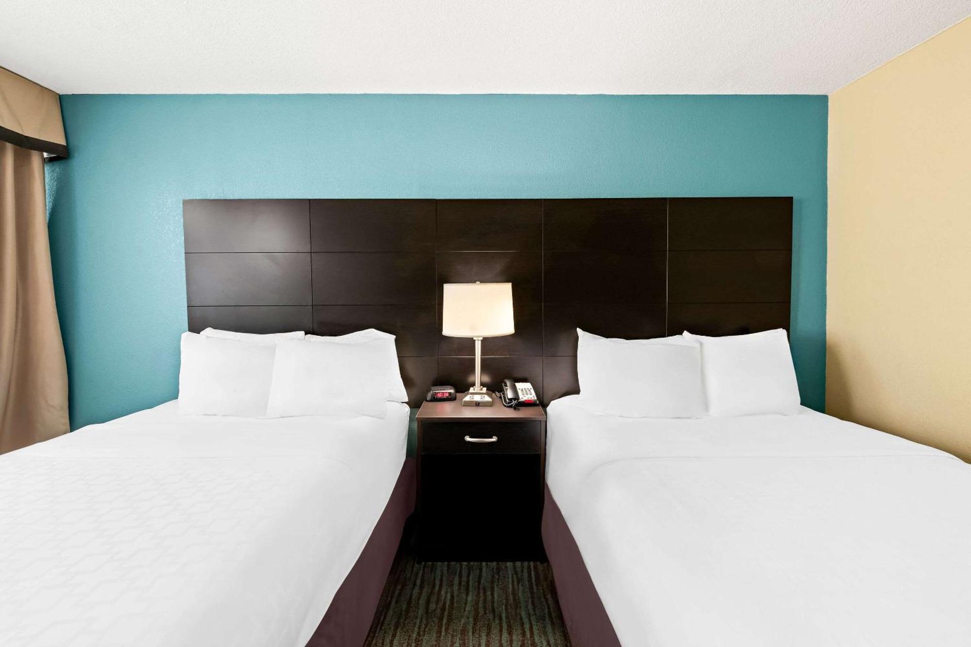 Quality Inn Dayton Airport Englewood Экстерьер фото