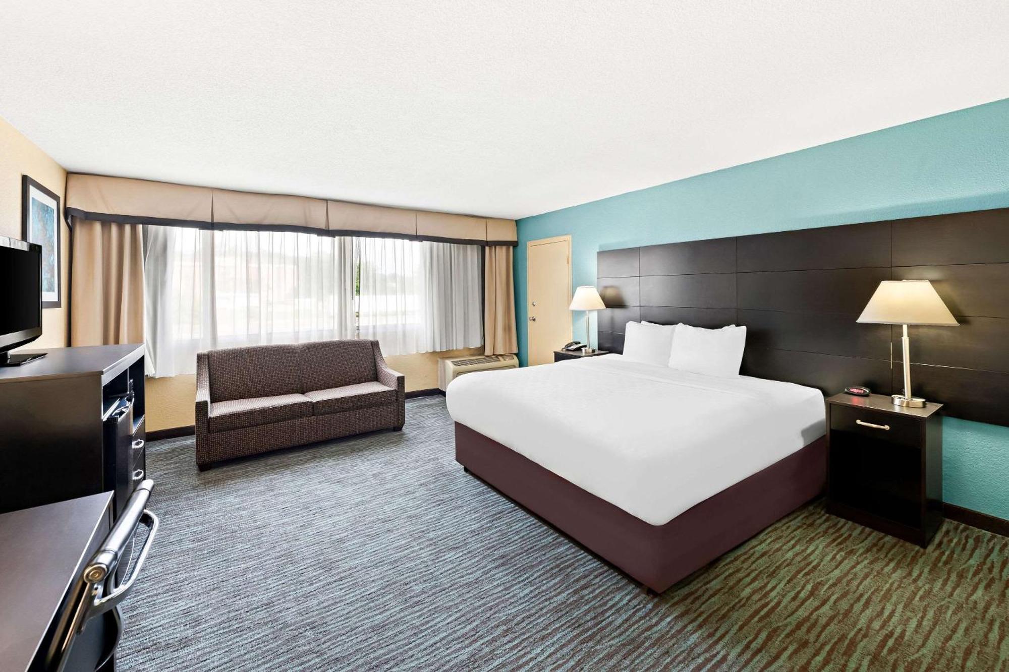 Quality Inn Dayton Airport Englewood Экстерьер фото