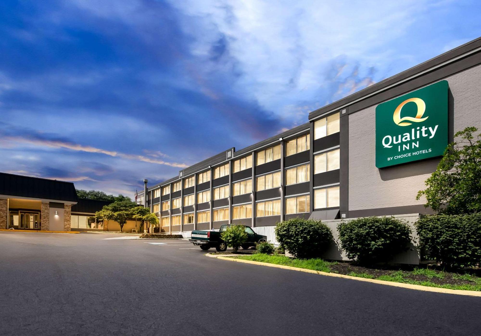 Quality Inn Dayton Airport Englewood Экстерьер фото