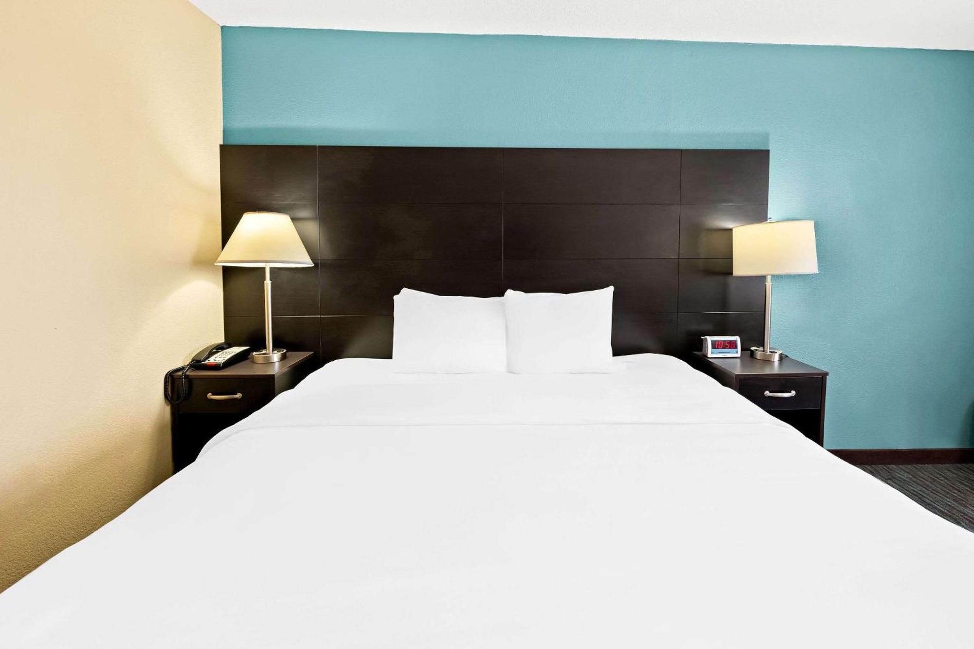 Quality Inn Dayton Airport Englewood Экстерьер фото