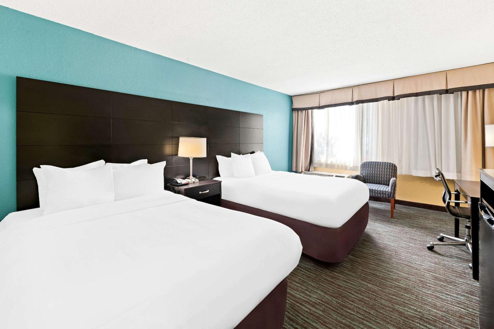 Quality Inn Dayton Airport Englewood Экстерьер фото