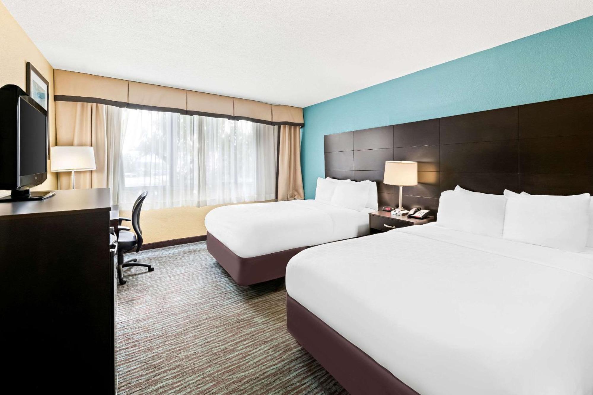 Quality Inn Dayton Airport Englewood Экстерьер фото
