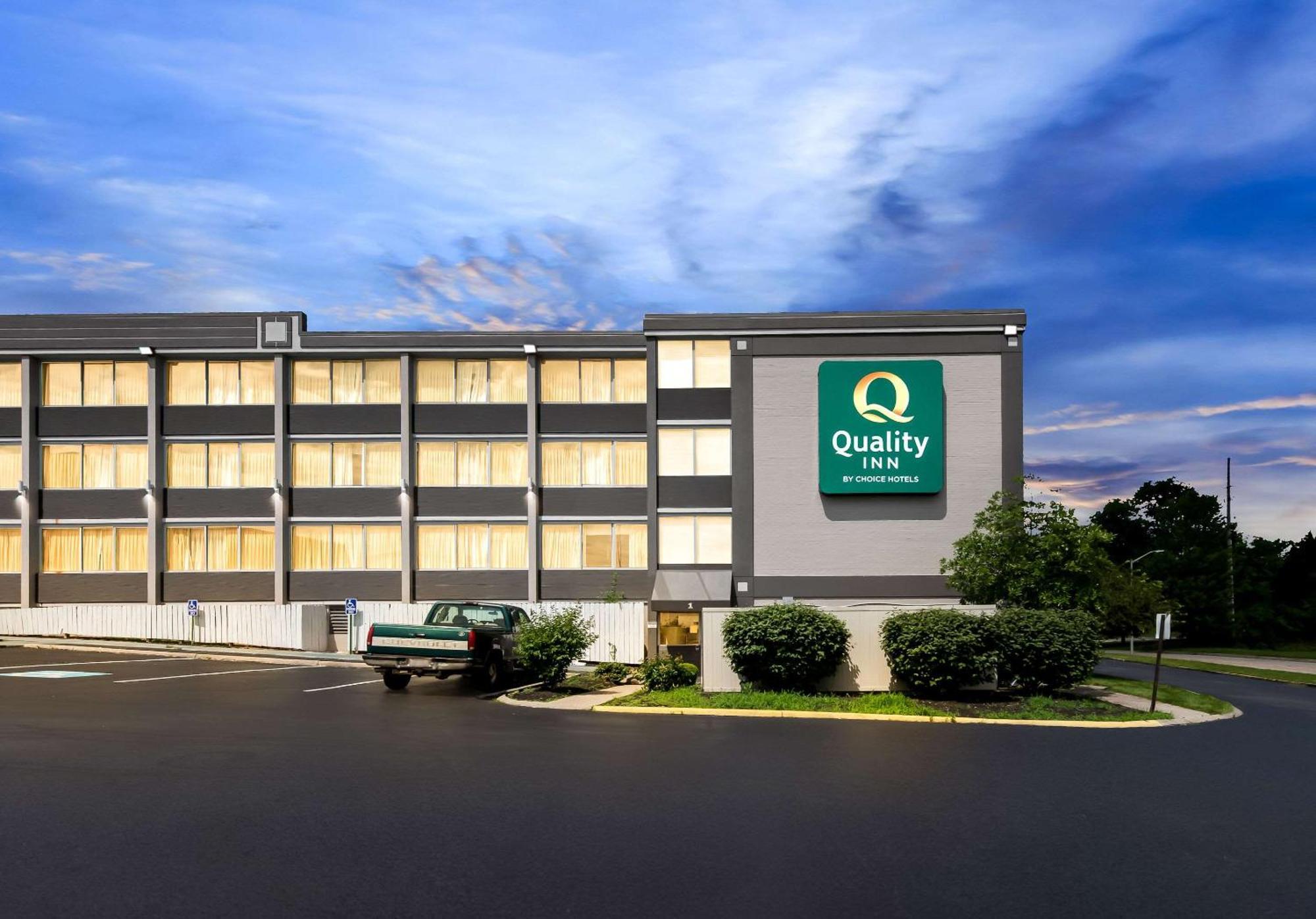 Quality Inn Dayton Airport Englewood Экстерьер фото
