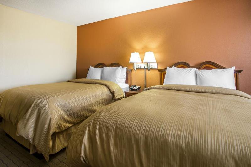 Quality Inn Dayton Airport Englewood Экстерьер фото